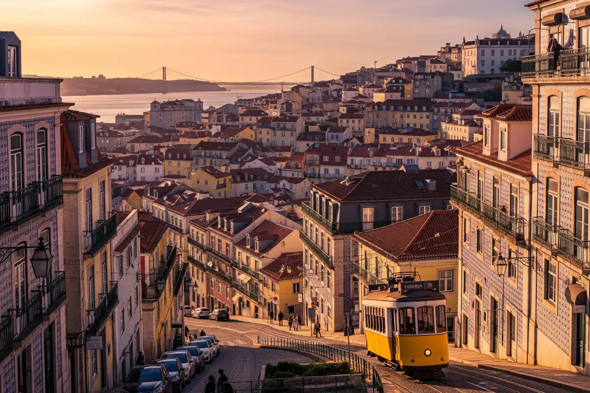 Lisbon Itinerary: 3 Days of Food, Views & History