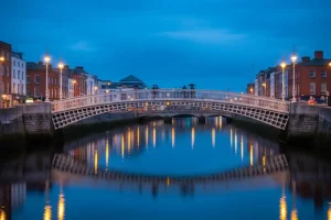 A photo of the Ha'penny Bridge over the River Liffey in Dublin, Ireland.